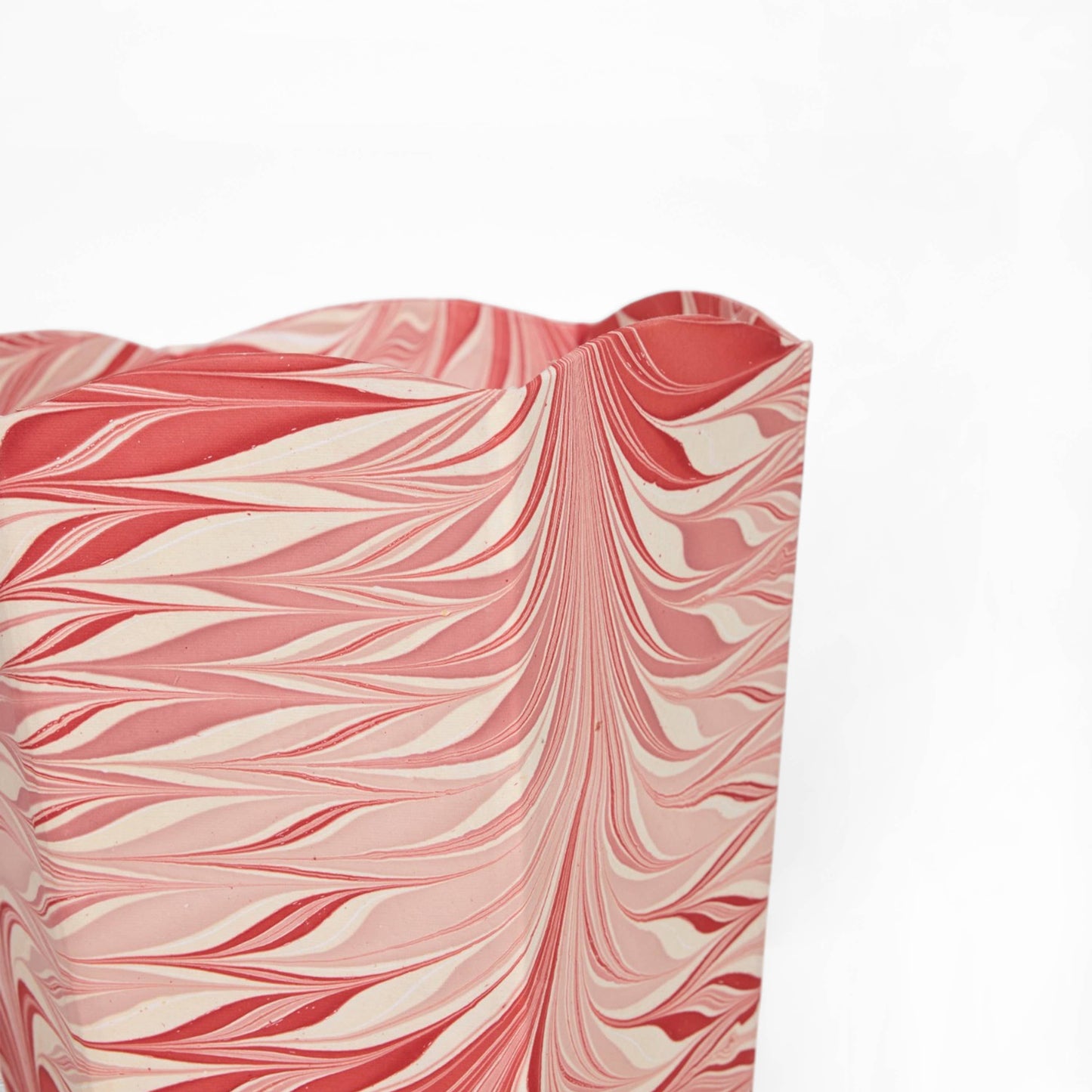 MARBLED SCALLOPED COLLAPSIBLE BASKET - RED FEATHER