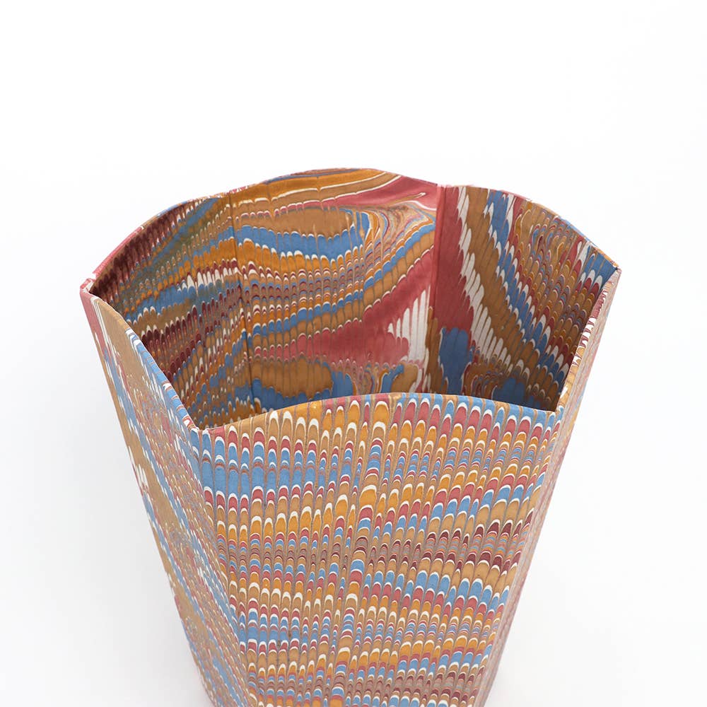 MARBLED SCALLOPED COLLAPSIBLE BASKET - DESERT : Desert Feather