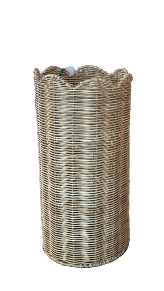 Scalloped Woven Umbrella Stand