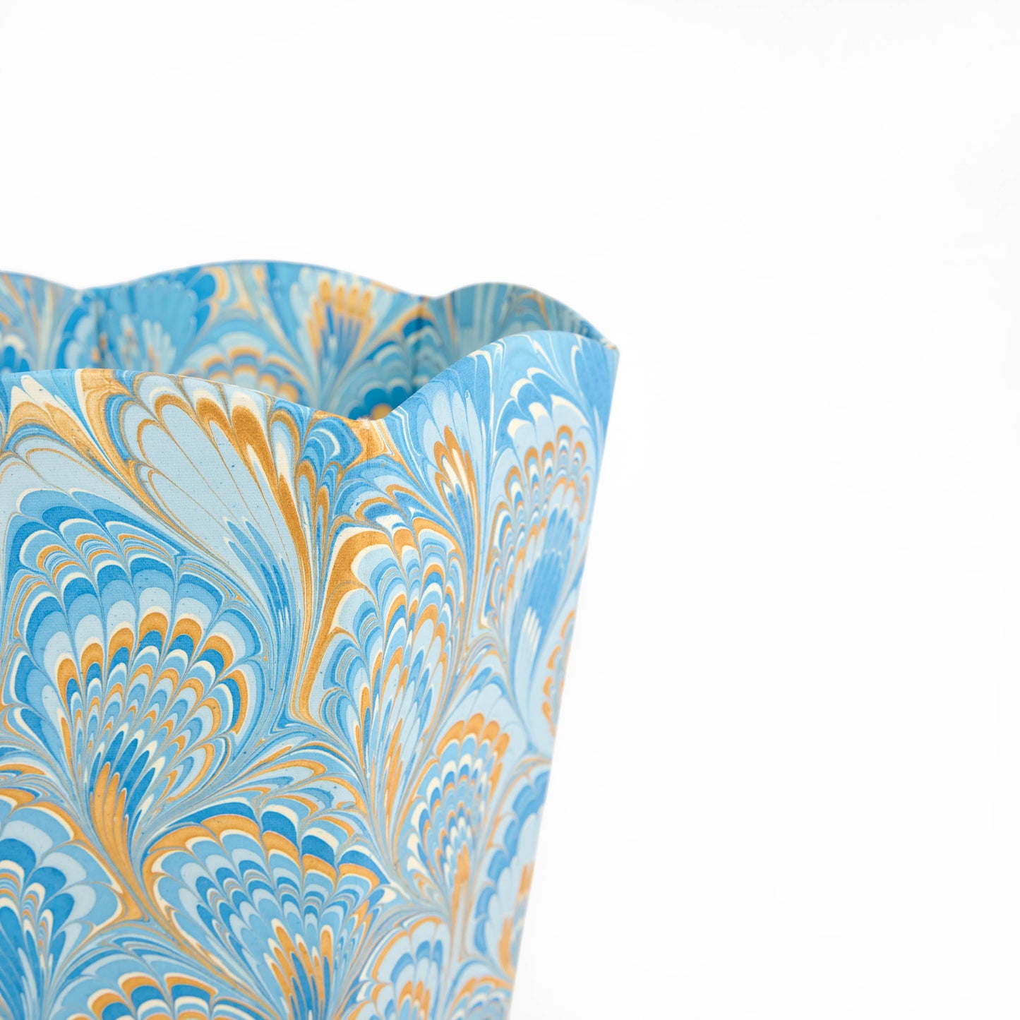 MARBLED SCALLOPED COLLAPSIBLE BASKET - BLUE GOLD PEACOCK