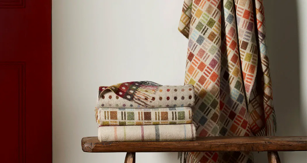 Contemporary Windowpane, Multi-Spot and Multi-Ribbon Range: Windowpane Beige